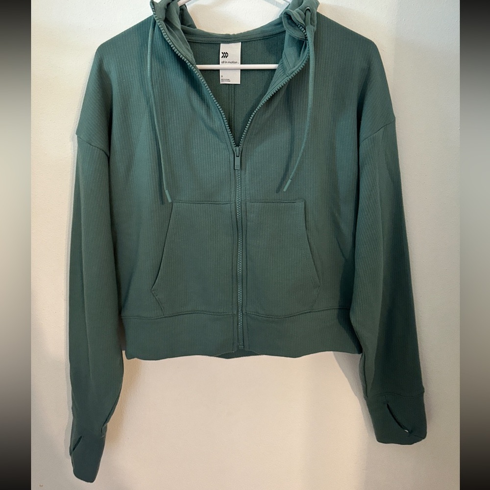 All in motion cropped hoodie